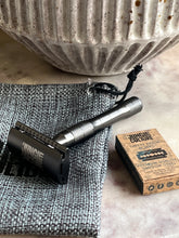 Load image into Gallery viewer, Black Safety Razor
